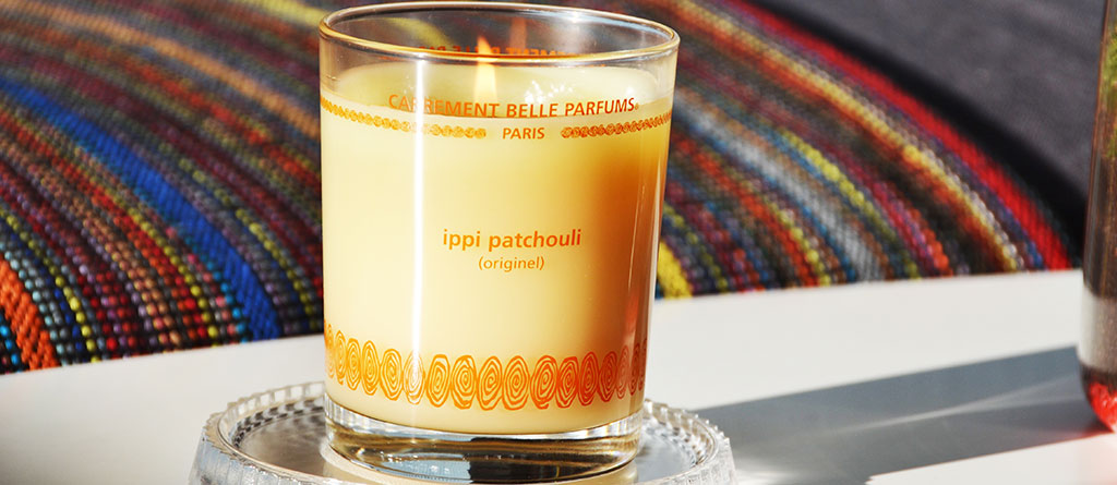 La blogueuse Charlotte 2.0 a testé notre bougie parfumée ippi patchouli, pour s'offrir un moment de cocooning qui lui rappelle de doux souvenirs parfumés